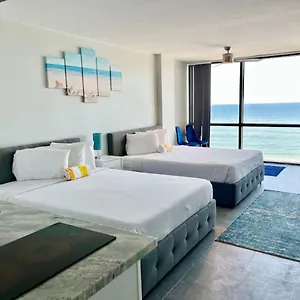  Holiday home Oceanside Beachfront