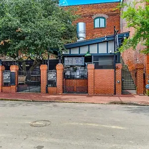 West End Loft - Downtown 5 Min Walk To River St Savannah