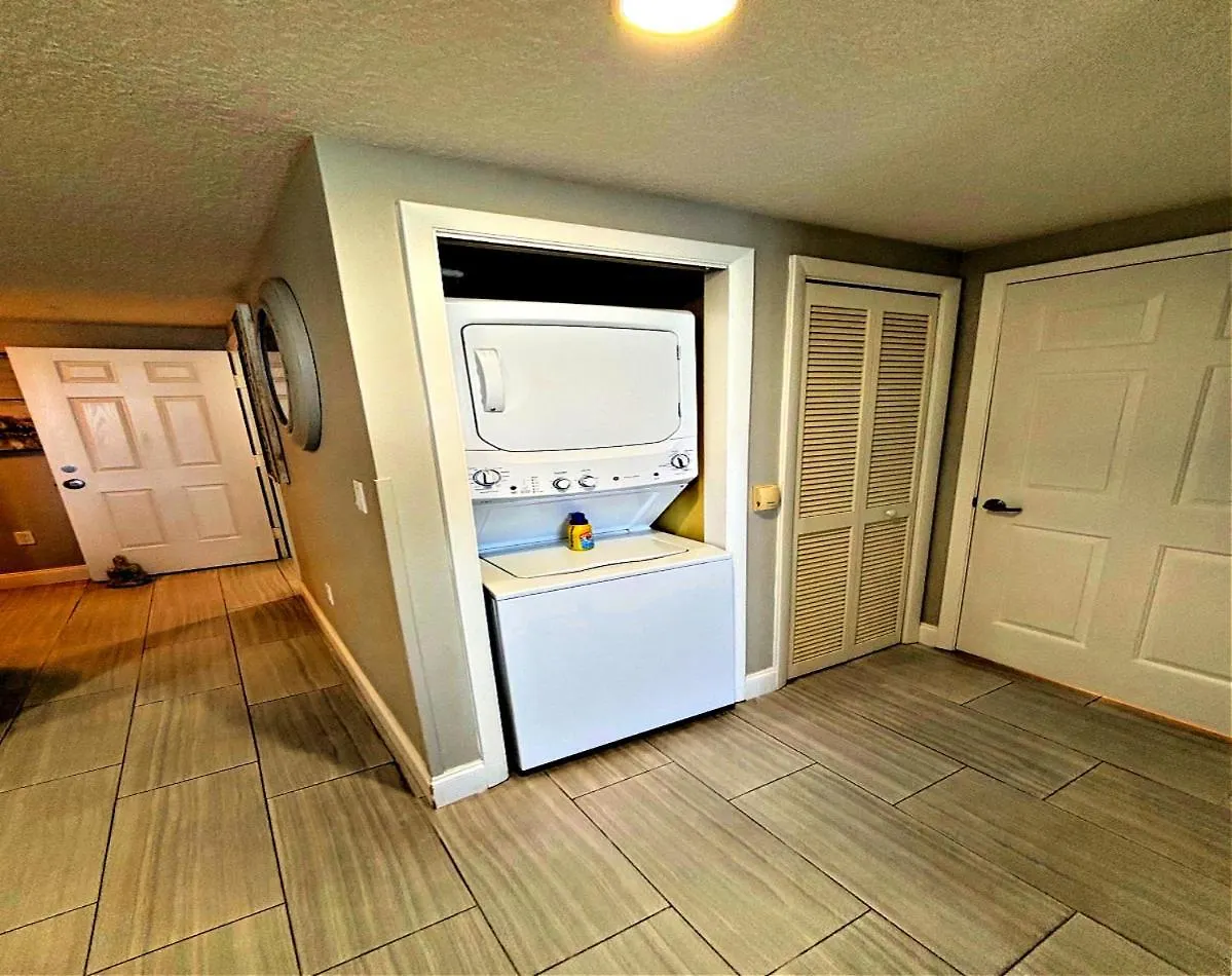 Apartment Vacation In Comfort And Luxury - 3 Bedroom Direct Oceanfront - Wyndham Ocean Walk Resort 2425 Daytona Beach