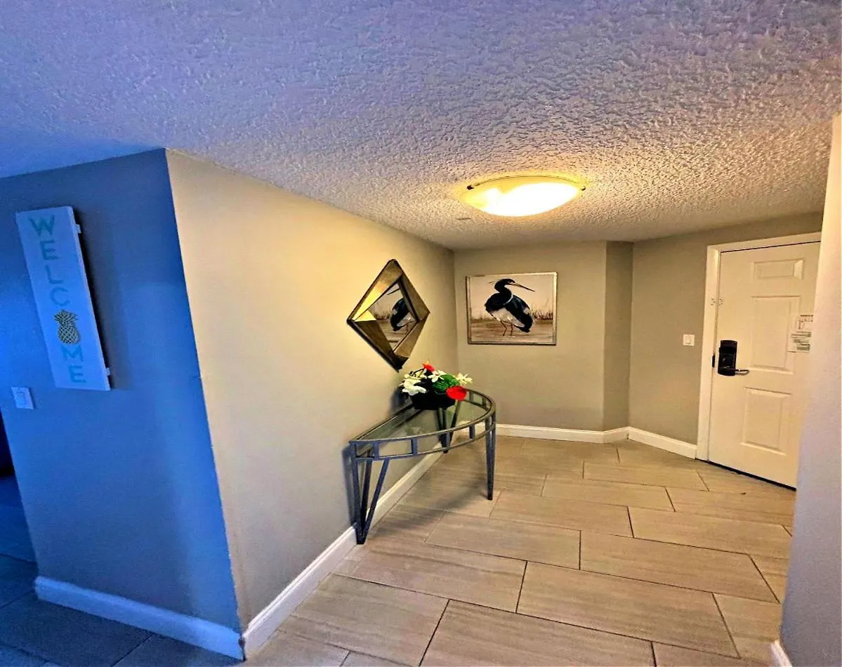 Vacation In Comfort And Luxury - 3 Bedroom Direct Oceanfront - Wyndham Ocean Walk Resort 2425 Daytona Beach Apartment