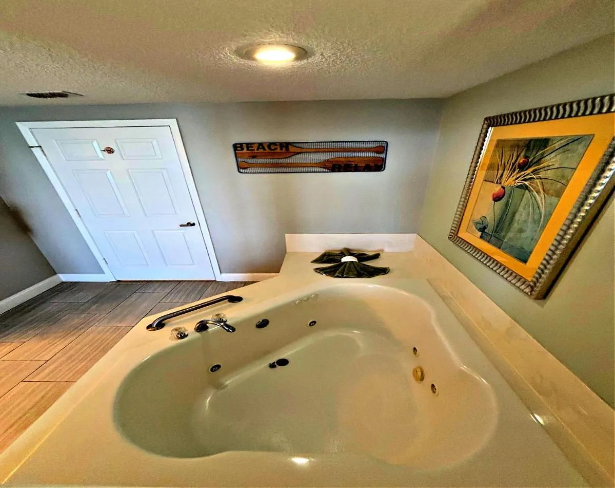 Vacation In Comfort And Luxury - 3 Bedroom Direct Oceanfront - Wyndham Ocean Walk Resort 2425 Daytona Beach