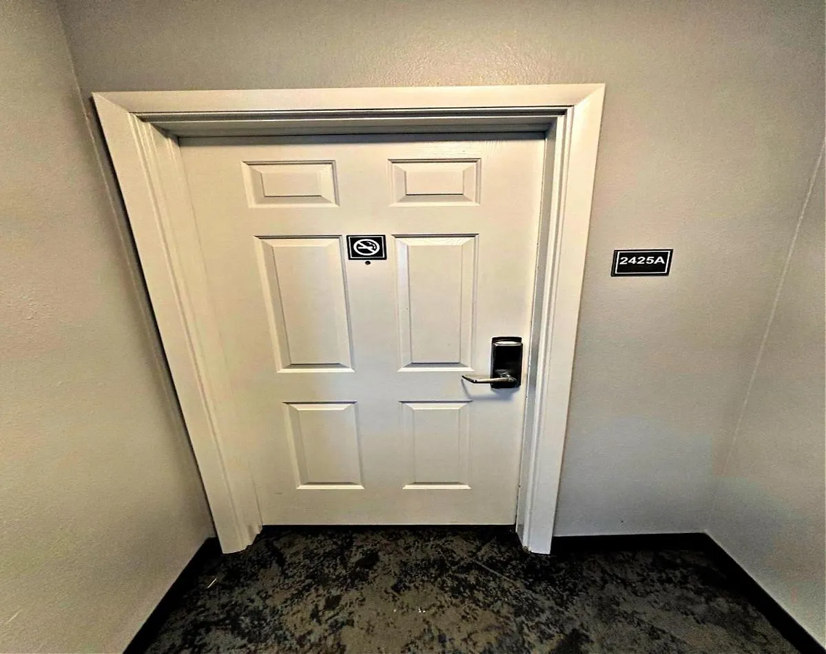 Vacation In Comfort And Luxury - 3 Bedroom Direct Oceanfront - Wyndham Ocean Walk Resort 2425 Daytona Beach